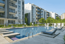 What amenities should luxury hotels typically offer