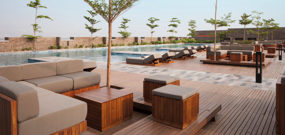 What are the safest hotels for solo travelers to stay